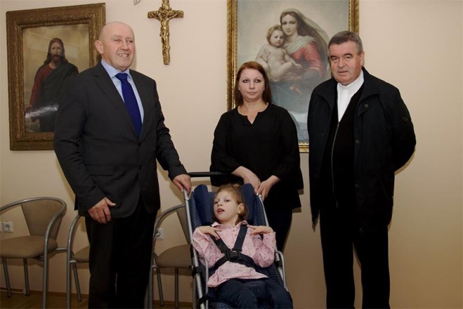 Donacija Hrvatske katoličke zajednice Ravensburg-Friedrichshafen obitelji Strah
